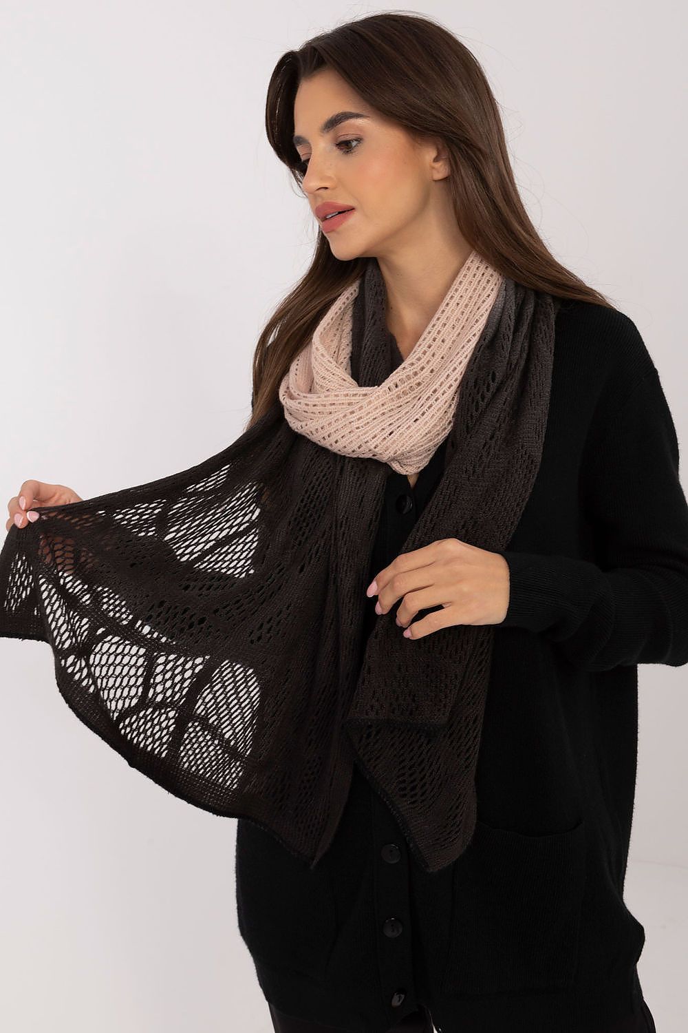  Shawl model 200858 AT 