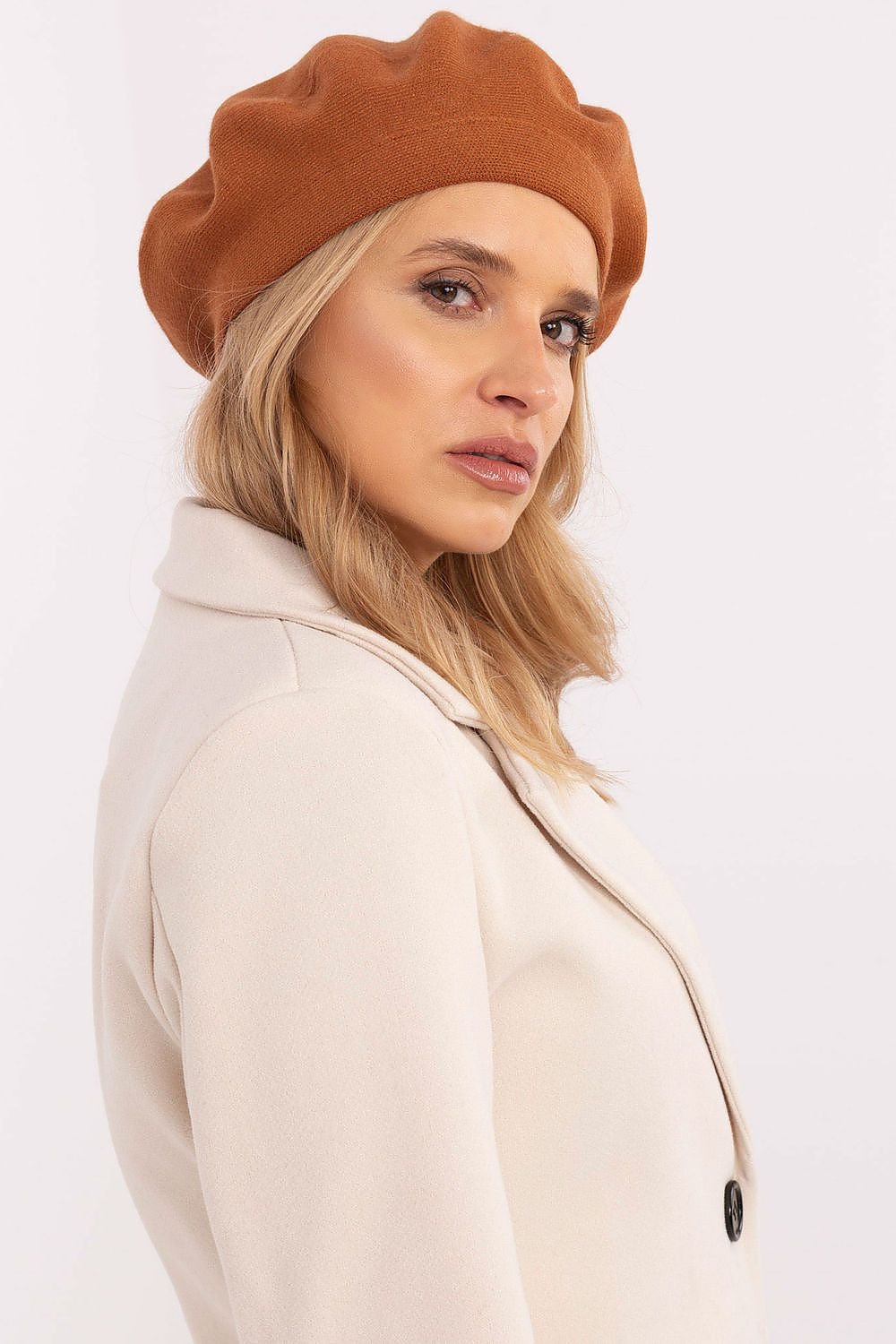 Beret AT